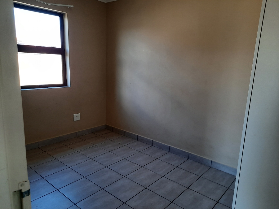 To Let 3 Bedroom Property for Rent in Highbury Western Cape